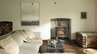 Living room, Tincture