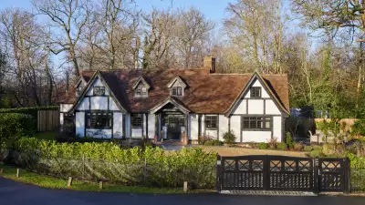 North Lodge, exterior