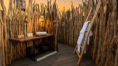 The luxury outdoor bathroom