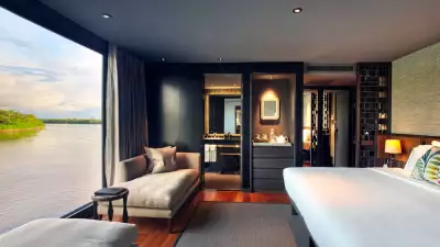 Aqua Nera suite