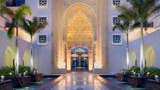 Jumeirah-Zabeel-Saray---Front-Entrance-Walkway---dusk