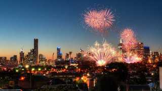 Melbourne_New_Year_Early_Eve_(11668445975)