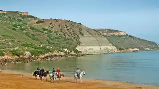 Horse-riding-in-Ramla-l-Hamra