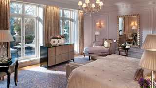 MOLON-Royal-Suit-Bedroom