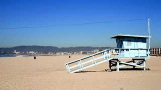 Lifeguard-Booth-on-Venice-Beach-LR