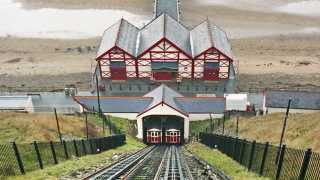 Cliff-lift-(Saltburn-by-the-Sea,-North-Yorkshire)---pg-100