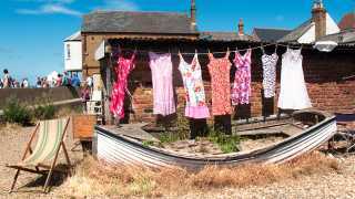 Vintage-on-Sea---second-hand-cloths-shop-at-Whitstable,-Kent-pg-71