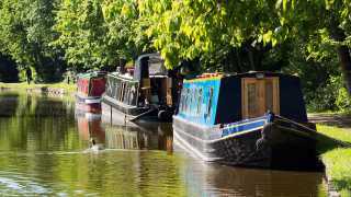 Canal boating in Oxford Canal