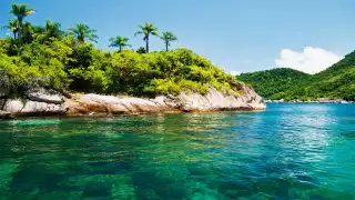 Photograph of a tropical beach in Paraty