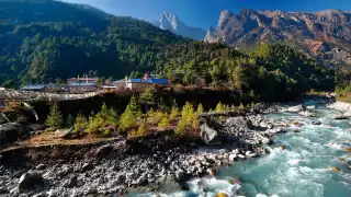 Phakding at the foot of Everest