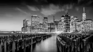 Manhattan skyline in black and white, by Serge Ramelli