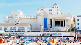 Tate St Ives and Porthmeor beach