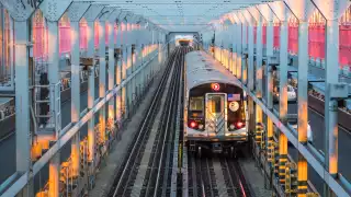 Greenpoint and Williamsburg: train coming over Williamsburg Bridge