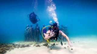 Grenada food and drink: diving at Molinere Underwater Sculpture Park