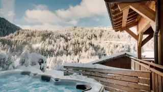 More Mountain: Hot tub