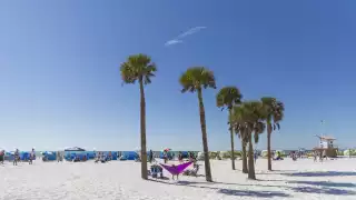 Hanging up a hammock on Clearwater Beach