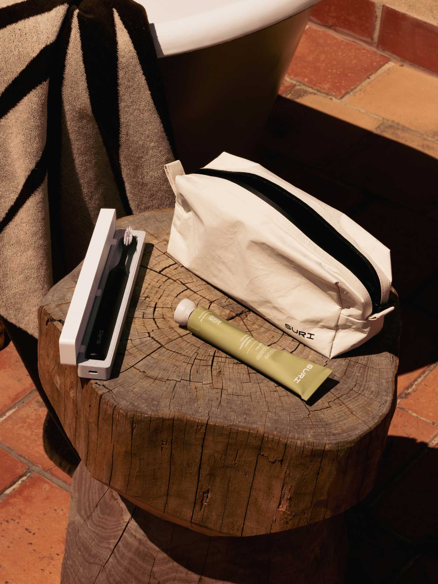 Suri all-inclusive travel set