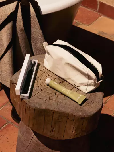Suri all-inclusive travel set