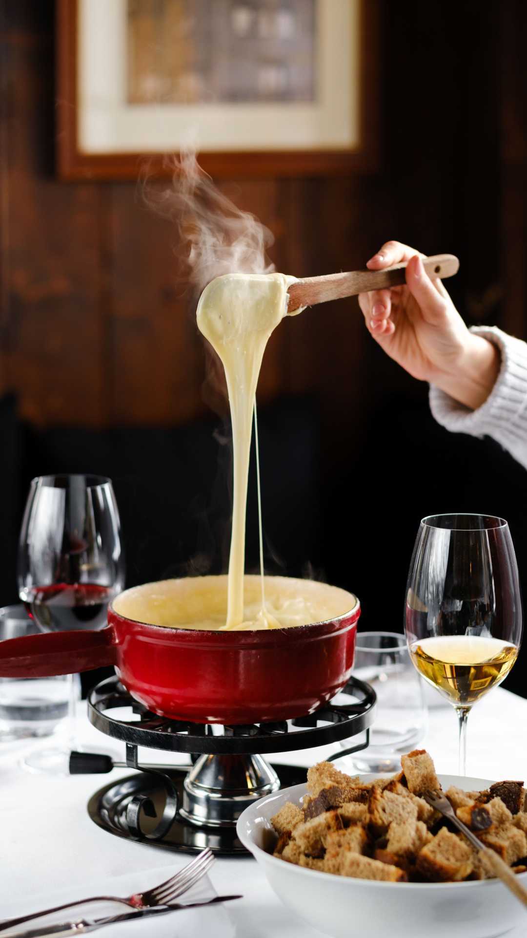 A pot of fondue at La Grande Ourse