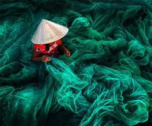 Vietnamese fishing net weaver