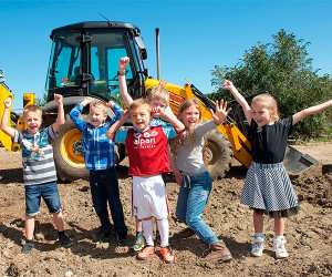 Kids having fun at Diggerland