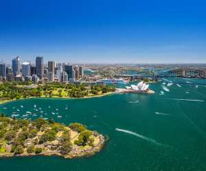 Iconic views over Sydney Harbour