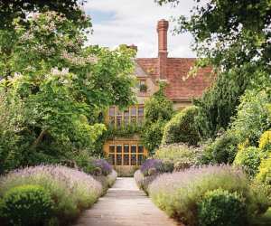 The famous lavender-hemmed entrance to Le Manoir