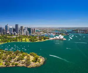 Iconic views over Sydney Harbour